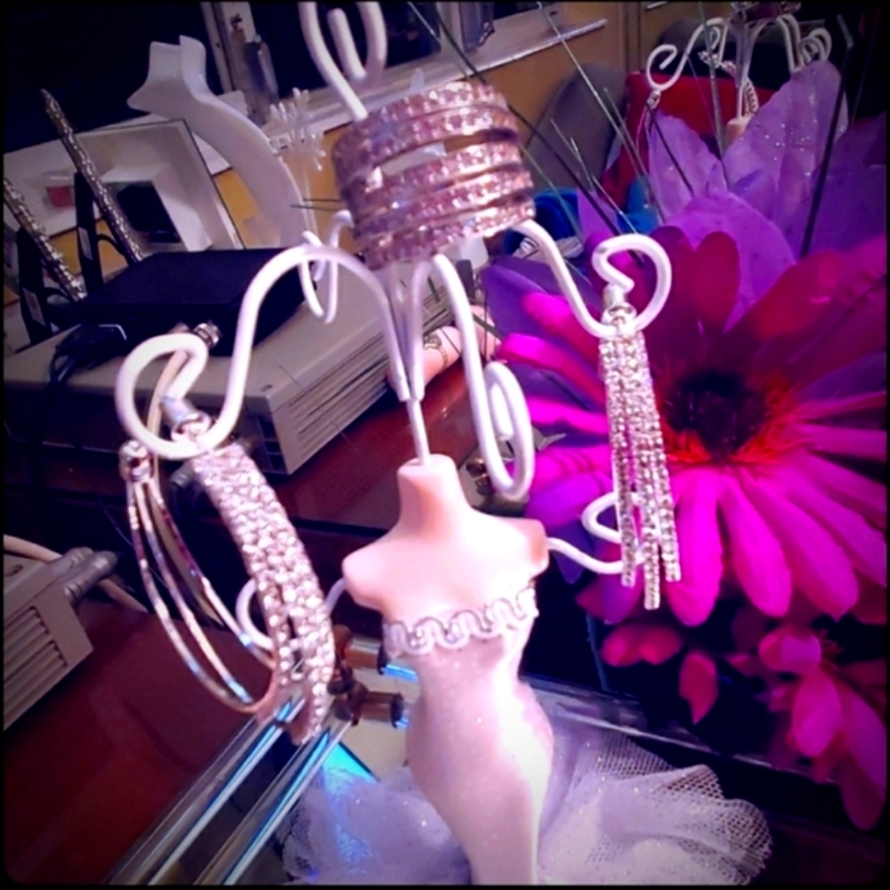 (NWT) Luxury 925 Silver Sapphire Ring